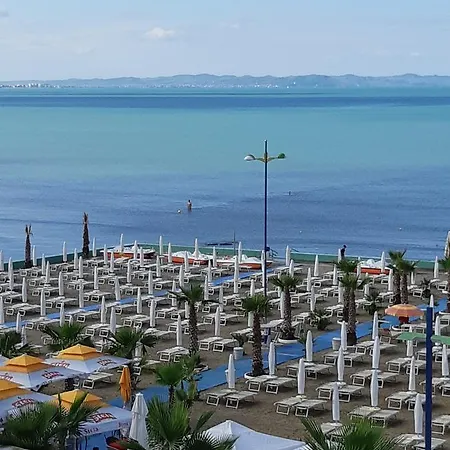 On The Beach Ana Durrës